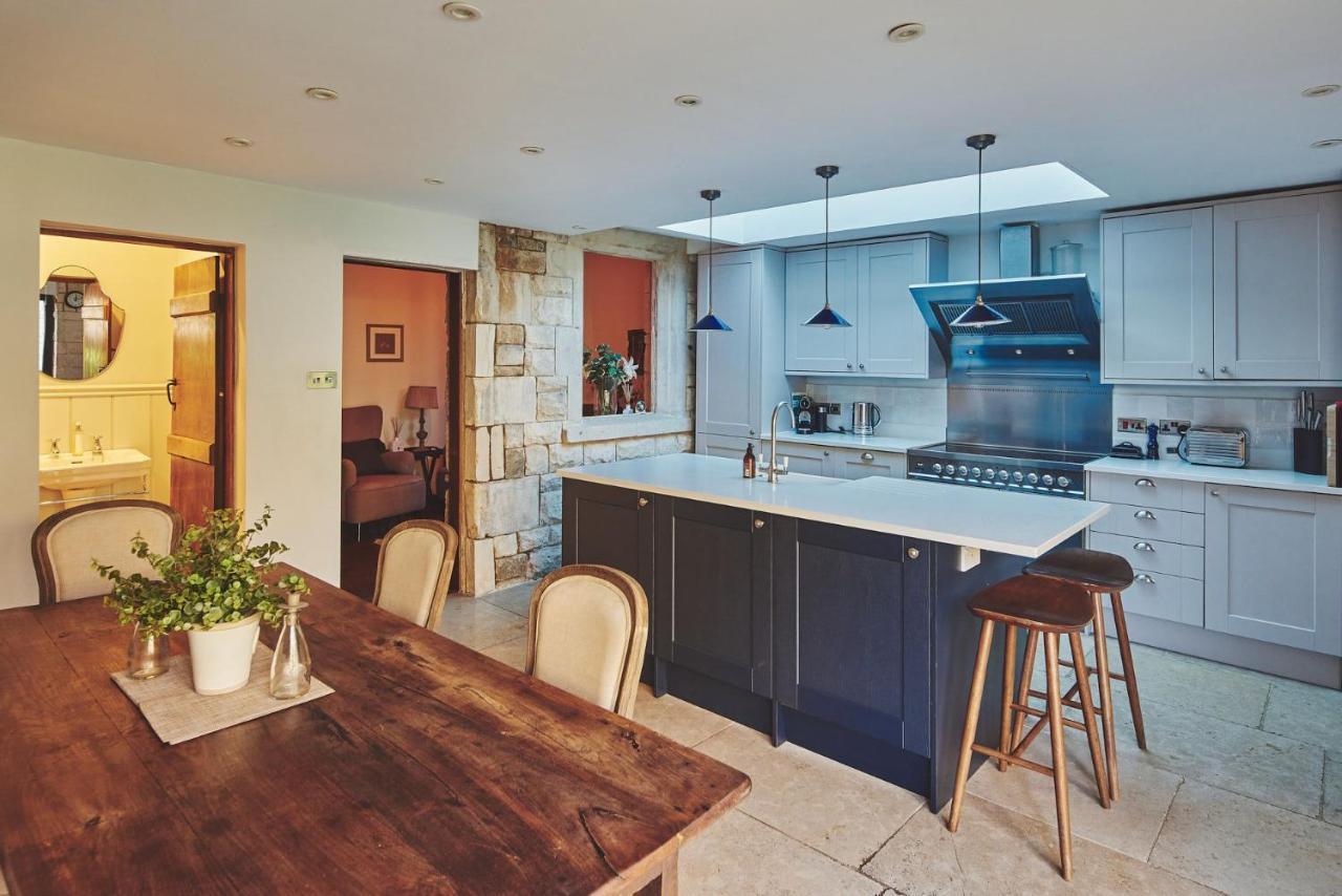 Large Stylish Luxury Cotswold Cottage - Ideal For Families, W/ Ev Charging Andoversford Luaran gambar