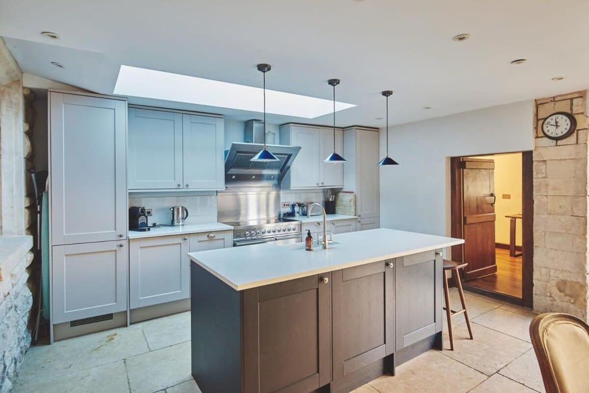 Large Stylish Luxury Cotswold Cottage - Ideal For Families, W/ Ev Charging Andoversford Luaran gambar