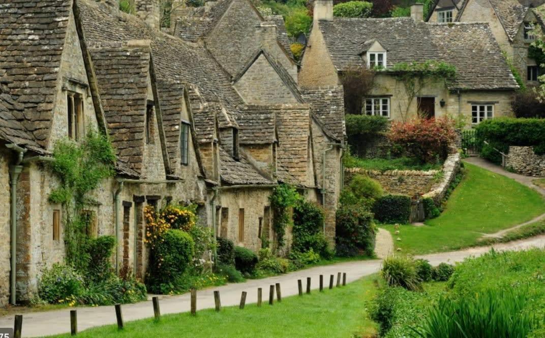 Large Stylish Luxury Cotswold Cottage - Ideal For Families, W/ Ev Charging Andoversford Luaran gambar
