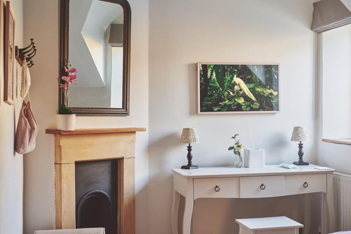 Large Stylish Luxury Cotswold Cottage - Ideal For Families, W/ Ev Charging Andoversford Luaran gambar